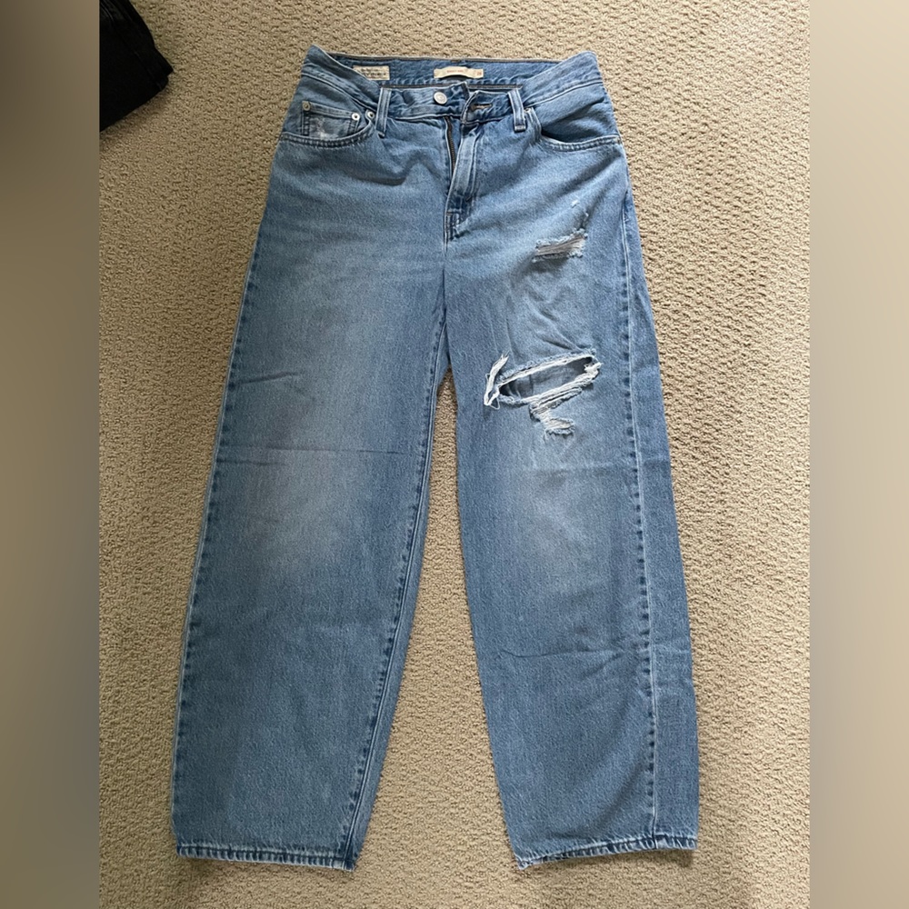 Levi’s baggy das jeans size 26 mid rise
